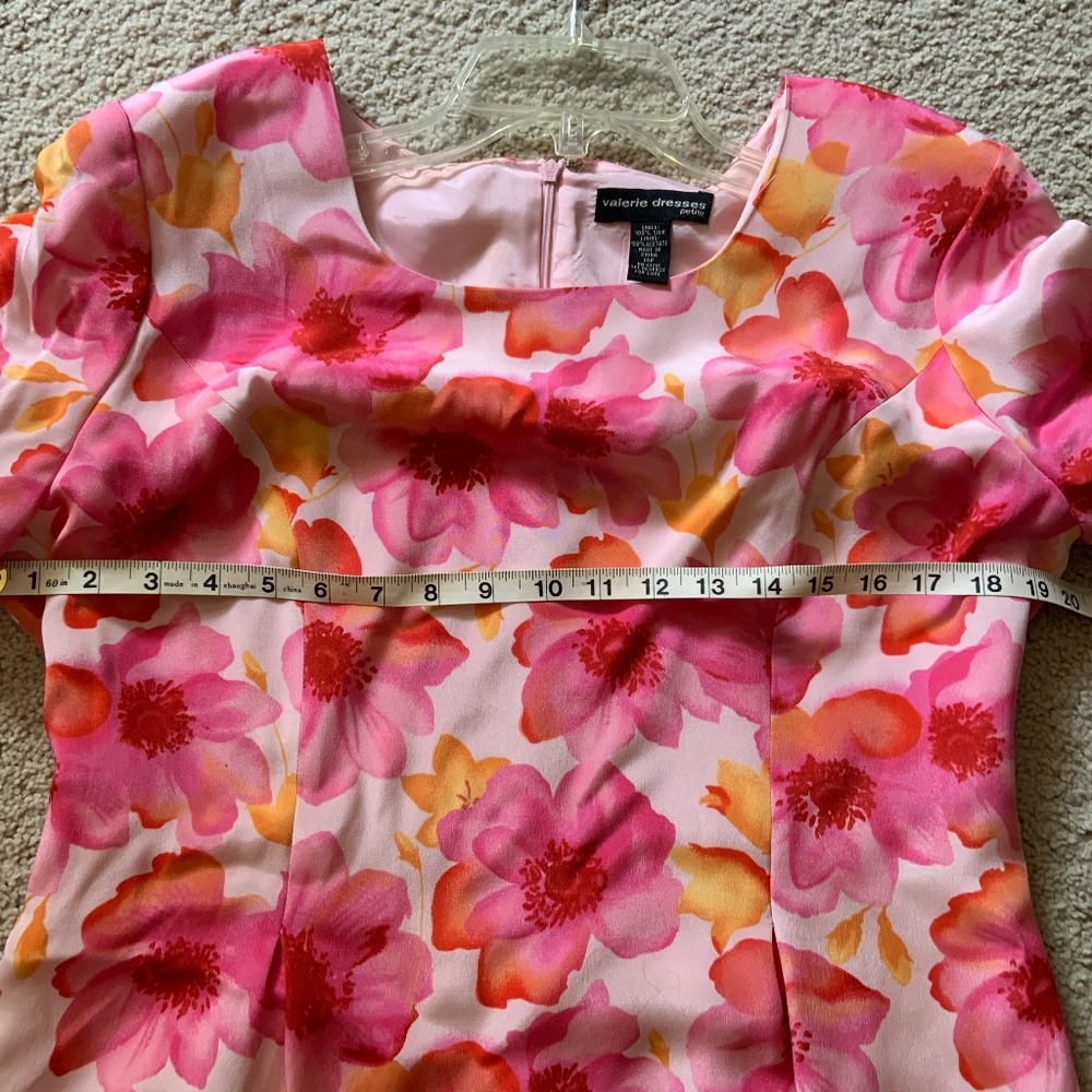 Bold floral dress - Picture 6 of 9